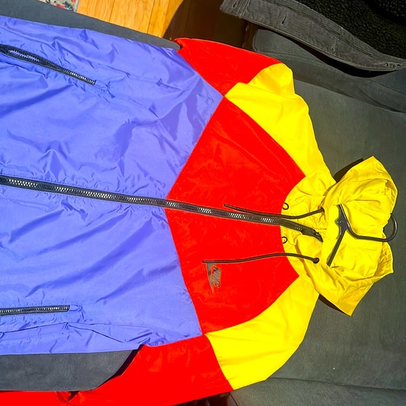 Nike wind breaker jacket